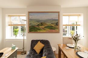 Crescent House Apartments