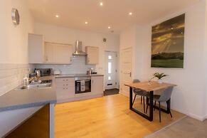 Crescent House Apartments