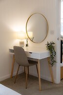 Crescent House Apartments