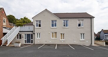 Crescent House Apartments