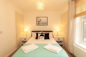 Crescent House Apartments