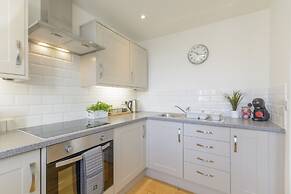 Crescent House Apartments