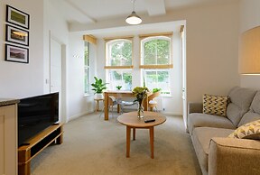 Crescent House Apartments