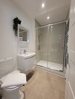 Crescent House Apartments