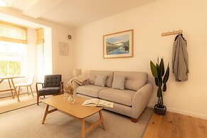 Crescent House Apartments