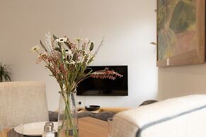 Crescent House Apartments