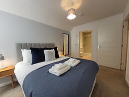 Crescent House Apartments