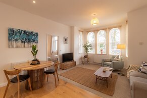 Crescent House Apartments