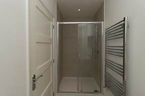 Crescent House Apartments