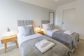 Crescent House Apartments