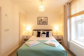 Crescent House Apartments