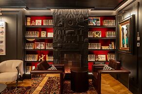 Hotel Montera Madrid, Curio Collection By Hilton