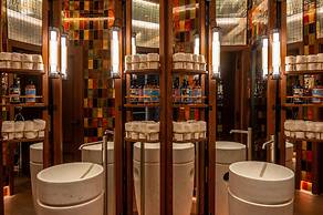 Hotel Montera Madrid, Curio Collection By Hilton