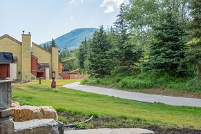Fully RENOVATED Studio | Ski In/Out: Closest Condo to Lift | Pool & Ho