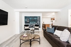 Fully RENOVATED Studio | Ski In/Out: Closest Condo to Lift | Pool & Ho