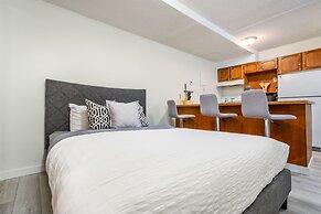 Fully RENOVATED Studio | Ski In/Out: Closest Condo to Lift | Pool & Ho