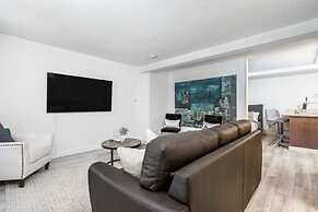Fully RENOVATED Studio | Ski In/Out: Closest Condo to Lift | Pool & Ho