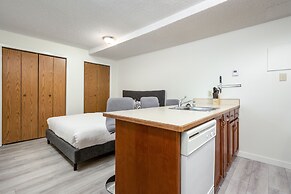 Fully RENOVATED Studio | Ski In/Out: Closest Condo to Lift | Pool & Ho