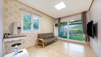 Hongcheon Stoneisland Pension