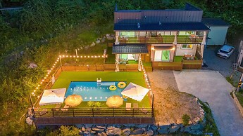 Hongcheon Stoneisland Pension