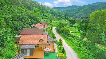 Hongcheon Stoneisland Pension