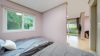 Hongcheon Stoneisland Pension