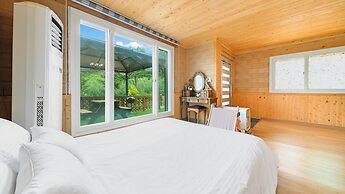 Hongcheon Stoneisland Pension