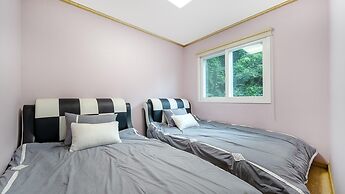 Hongcheon Stoneisland Pension