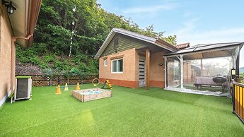 Hongcheon Stoneisland Pension