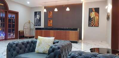 Silver Palm Hotel
