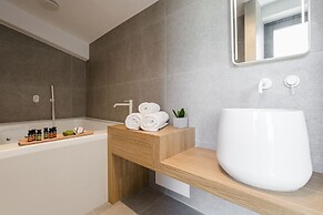 Noemie Luxury Suites