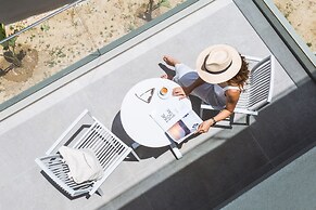 Noemie Luxury Suites