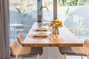 Noemie Luxury Suites