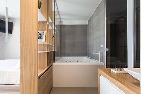 Noemie Luxury Suites