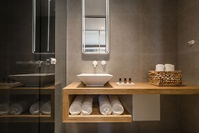 Noemie Luxury Suites