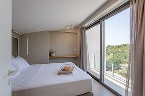 Noemie Luxury Suites