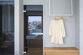 Noemie Luxury Suites