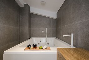 Noemie Luxury Suites