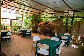 Lush Garden Business Hotel