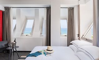 Brown Brut Seafront Hotel