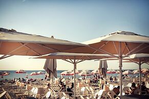 Brown Brut Seafront Hotel