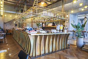 Brown Brut Seafront Hotel