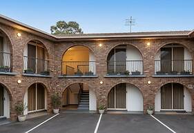 Bay House Motel