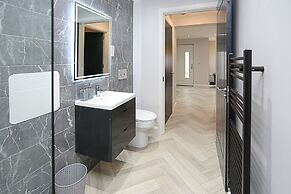 No 1 Luxury Service Accommodation