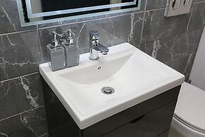 No 1 Luxury Service Accommodation