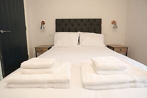 No 1 Luxury Service Accommodation