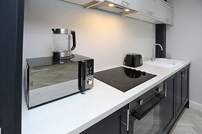 No 1 Luxury Service Accommodation