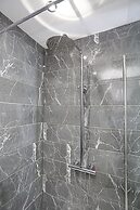 No 1 Luxury Service Accommodation