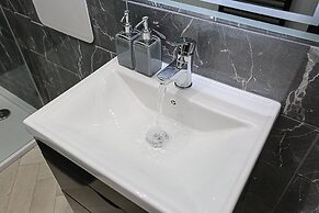 No 1 Luxury Service Accommodation