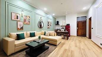 BluO Awesome 1BHK DLF Galleria Market ,Gym TT